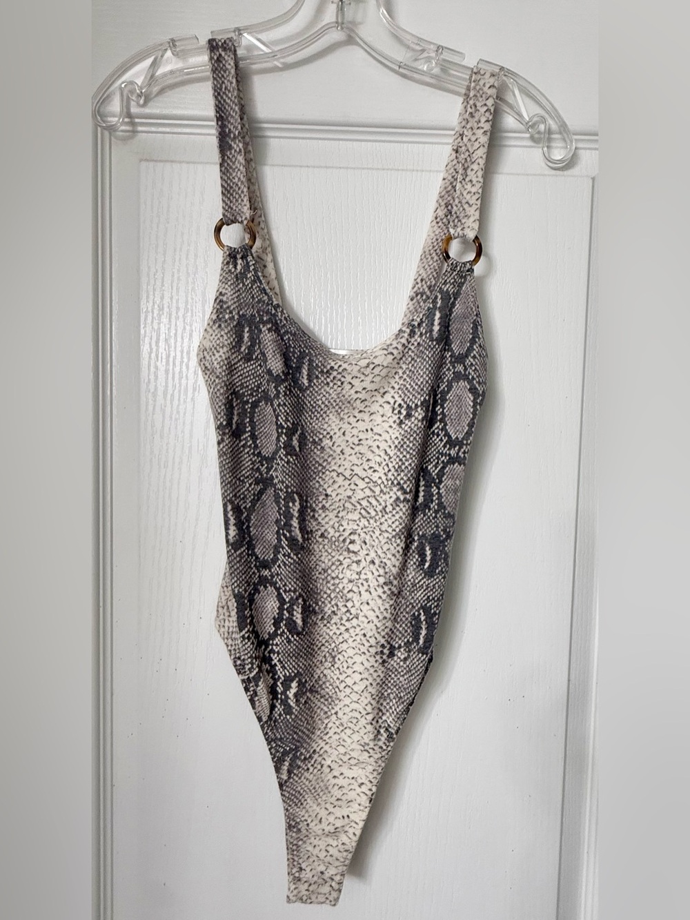 Vestique Taupe Ivory Snake-Print Bodysuit with Ring Straps